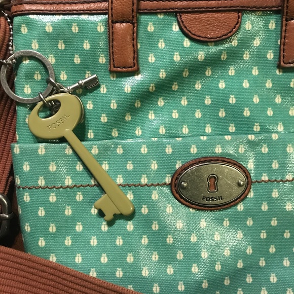 Fossil Crossbody - Picture 2 of 5